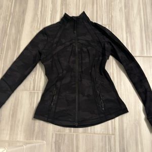 Lululemon Define Jacket - Camo, size 8. EUC